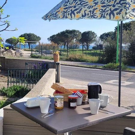 Meze Avec Vue Face A L'Etang Villa Eksteriør billede
